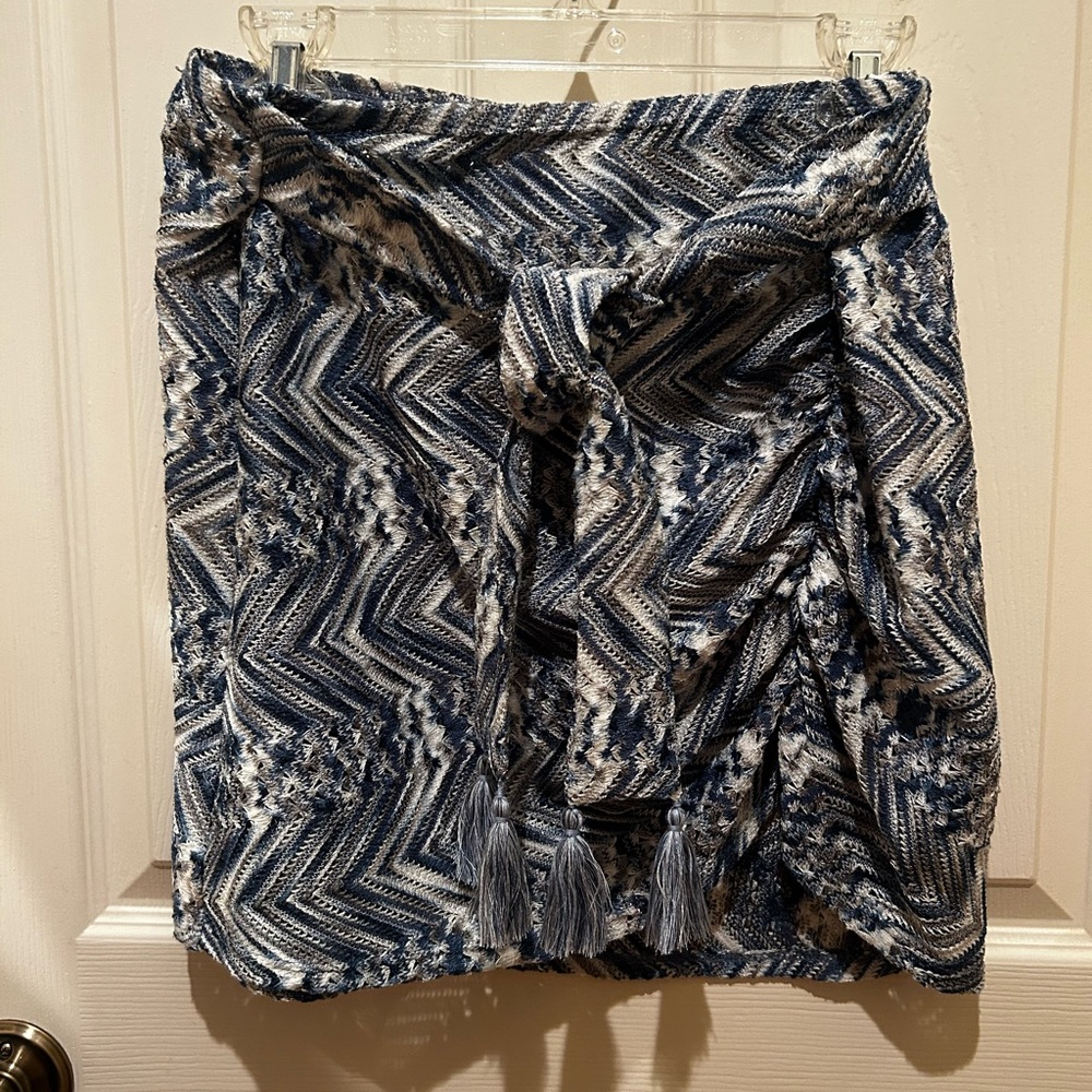BECCA Blue and White Textured Skirt